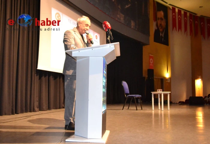 Prof. Dr. Nurullah Gen&ccedil; Erzurum&rsquo;da Peygamberimizin &Ouml;rnek Hayatı ve Konuşma Adabı &Uuml;zerine Hitap Etti